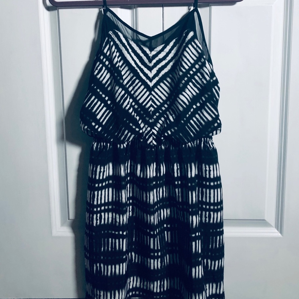 Express Dress - Picture 4 of 7